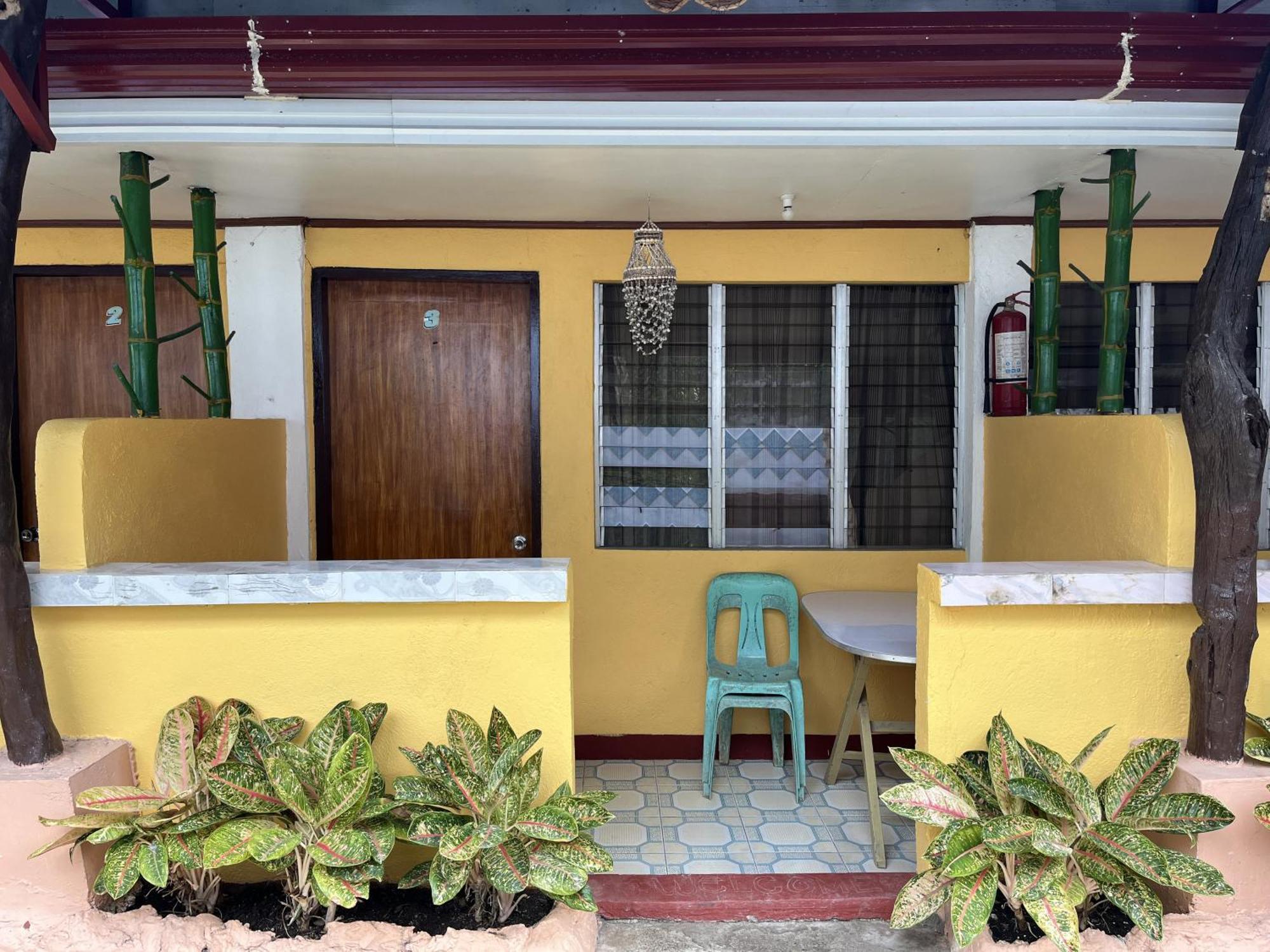 On Board Panglao Beach Hostel & Resort Dao  Exterior foto
