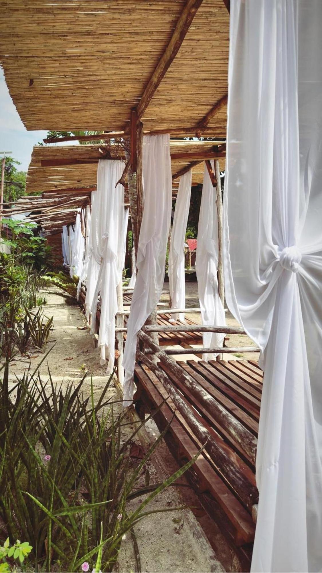 On Board Panglao Beach Hostel & Resort Dao  Exterior foto